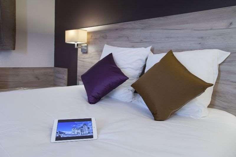 Brit Hotel Saumur 디스트르 객실 사진